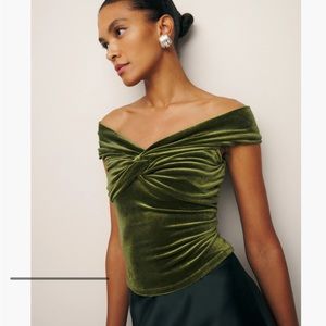 Reformation ezlynn velvet top